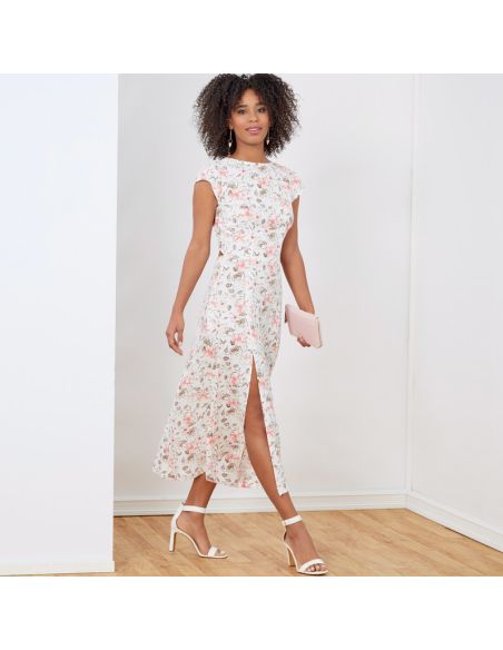 Patron New Look 6696 - Robe avec haut ajusté et bas évasé