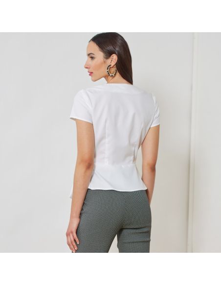 Patron New Look 6700 - Top croisé boutonné et basque taille