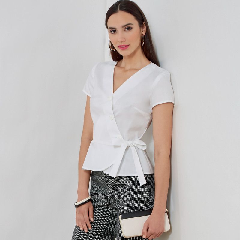 Patron New Look 6700 - Top croisé boutonné et basque taille