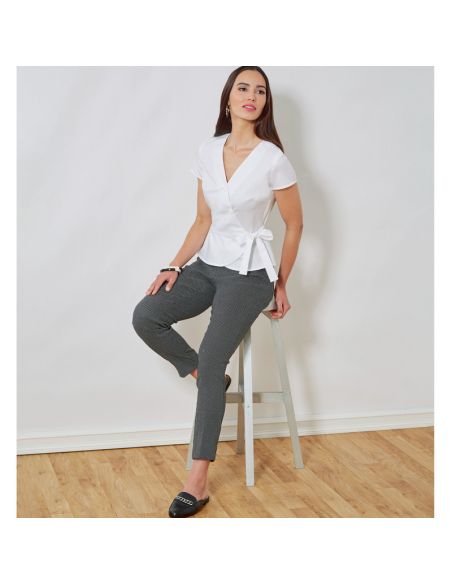 Patron New Look 6700 - Top croisé boutonné et basque taille