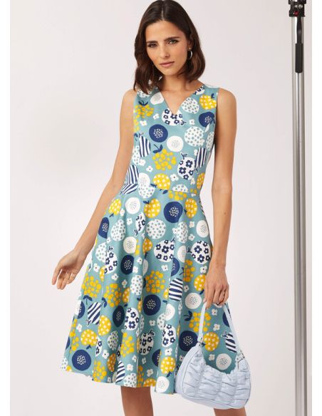 Patron New Look 6748 - Robe col en V