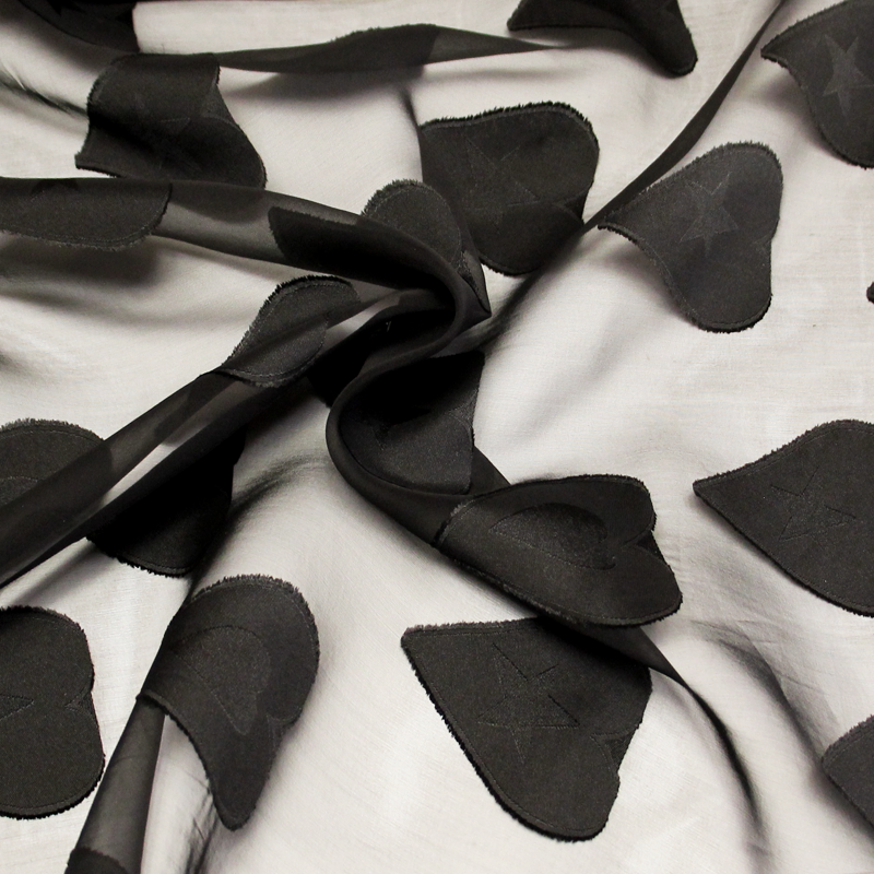 Organza 100% soie jacquard - Cœur noir (Coupon de 3.30 mètres)