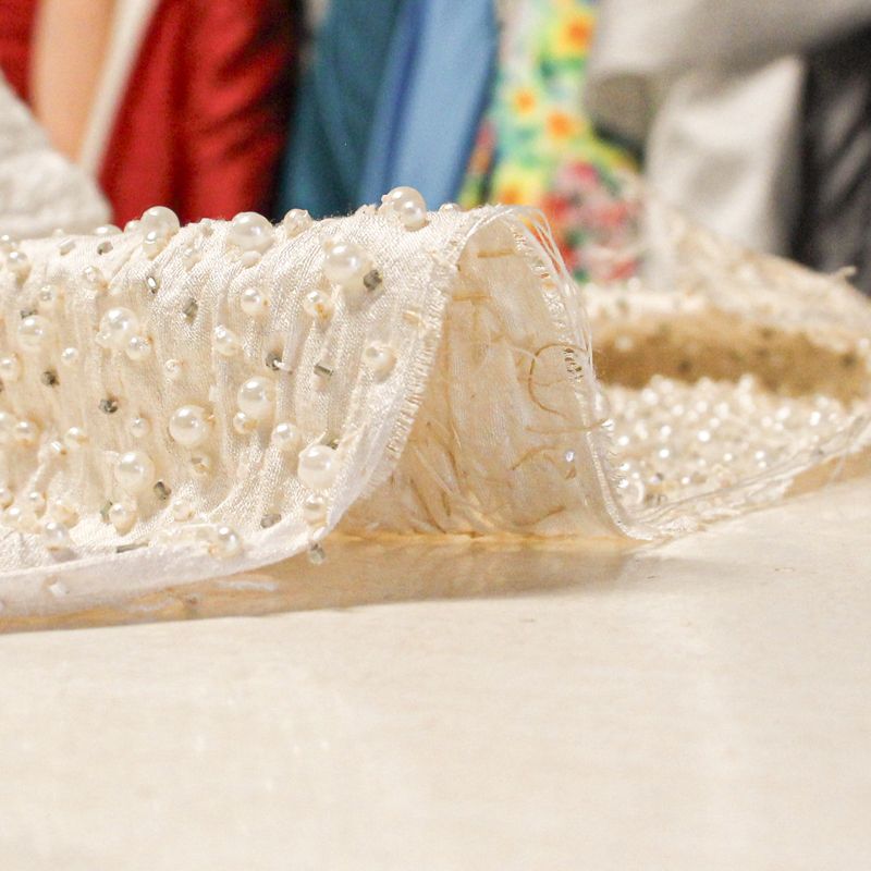 Soie sauvage 100% soie brodée - Perlé (Coupon de 2.20 mètres)