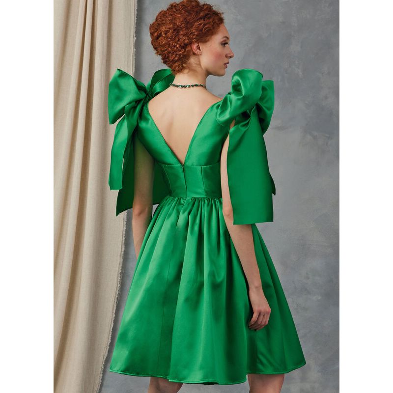 Patron Vogue 2048 H5 (34-42) - Robe de soirée avec décolleté en V