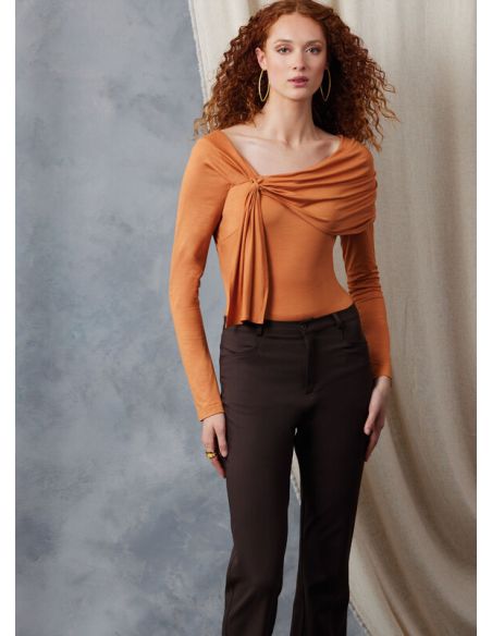 Patron Vogue 2047 B5 (36-44) - Body ajusté avec drapé élégant