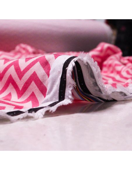 Étoffe 100% viscose - Zigzag rose