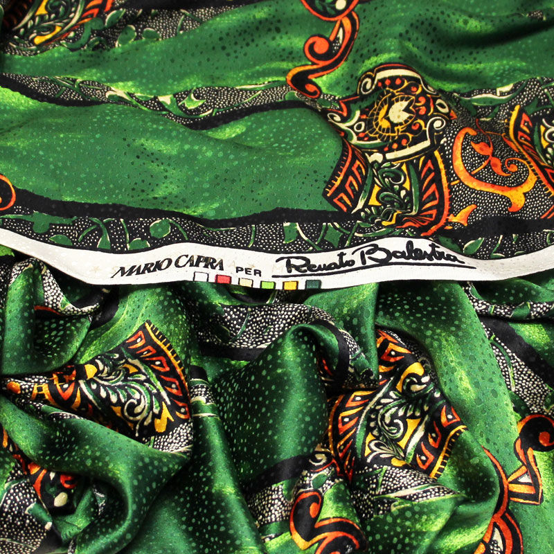 Satin 100% soie jacquard - Motif orange fond vert bande noir (Coupon de 1.80 mètres)