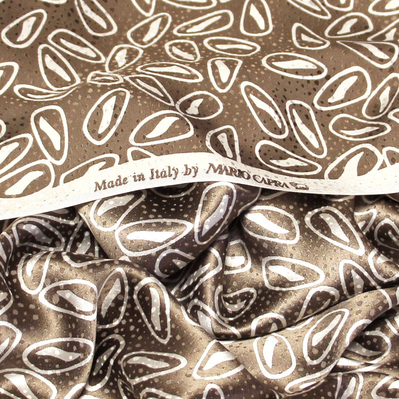 Satin 100% soie jacquard - Motif blanc fond taupe (Coupon de 1.50 mètres)