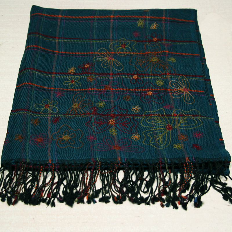 Étole 100% laine brodée - Fleuri sur carreaux fond canard