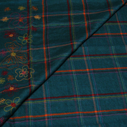 Étole 100% laine brodée - Fleuri sur carreaux fond canard 2