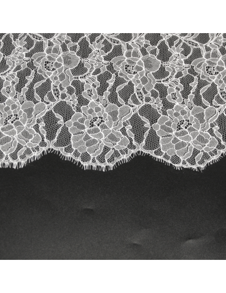 Dentelle de Calais - Fleuri blanc optique (Coupon de 3.70 mètres)