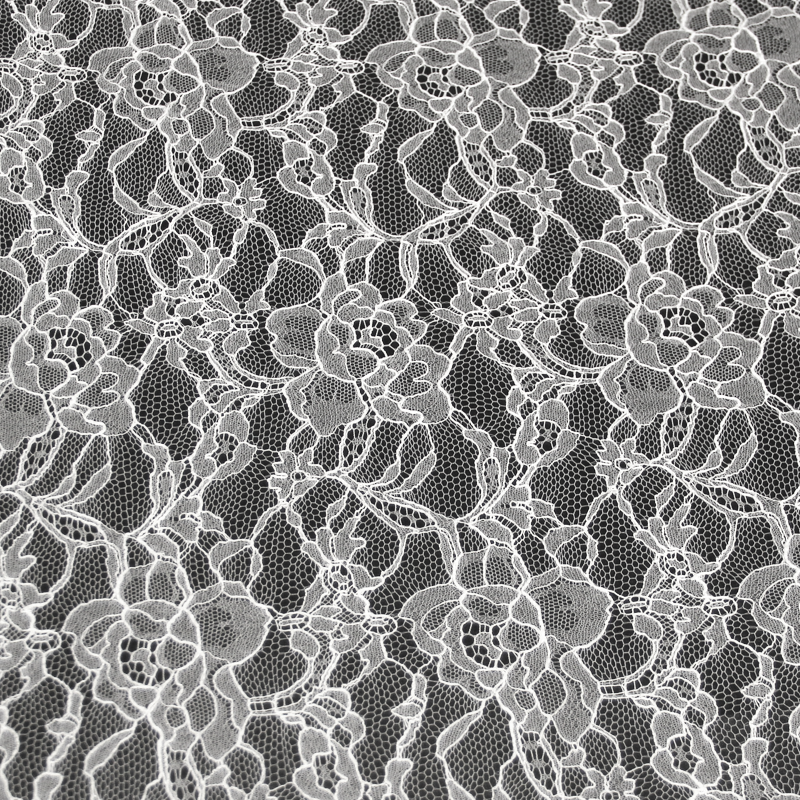 Dentelle de Calais - Fleuri blanc optique (Coupon de 3.70 mètres)