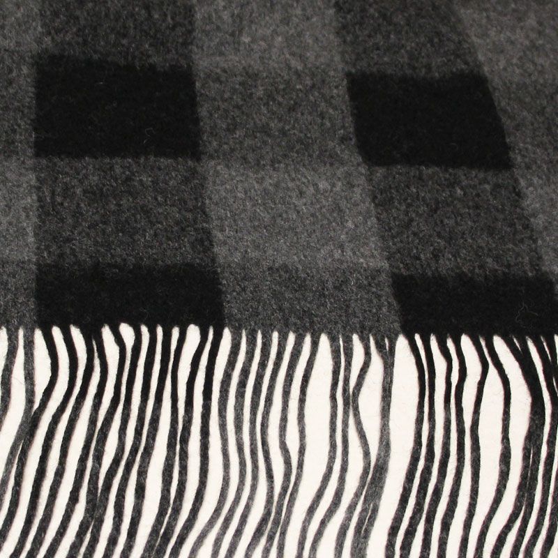 Laine bouillie clan à frange - Noir & gris