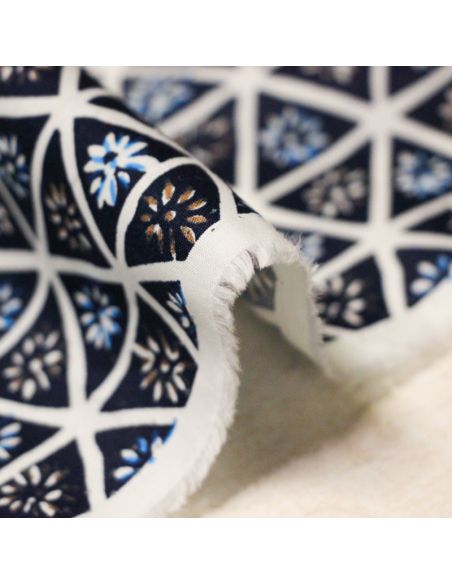 Popeline 100% coton - Motif géométrique bleu