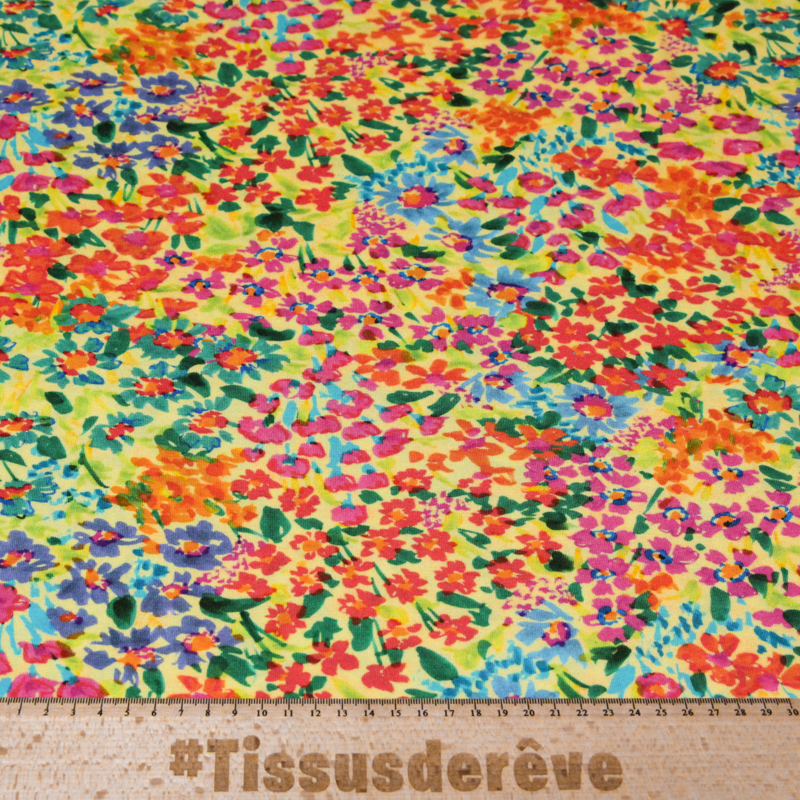 Jersey viscose & élasthanne - Fleurs rouges sur fond jaune