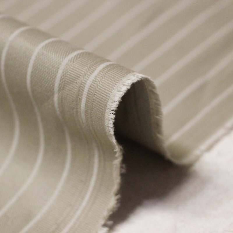 Gabardine sergé croisé coton & élasthanne - Rayures blanches fond beige