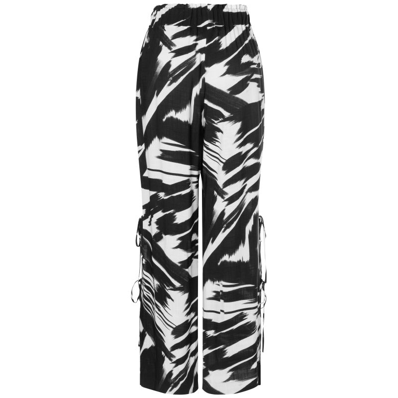 Patron Burda 5743 - Pantalon tendance avec détails innovants