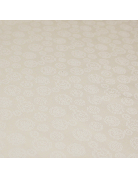 Gabardine coton & élasthanne - Broche fleuri ton-sur-ton blanc cassé