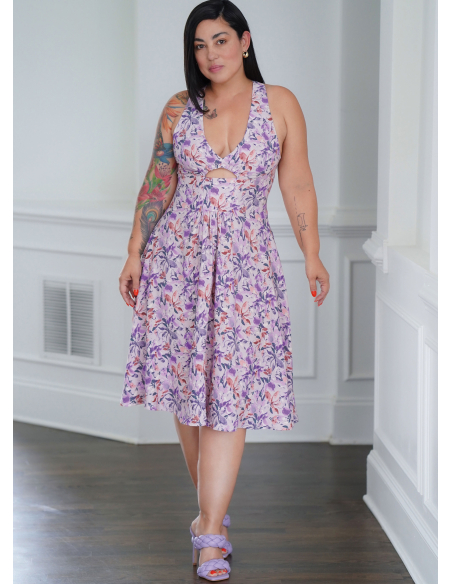Patron Simplicity 9946.K5 (36-44) - Robe à encolure profonde ou dégagée avec découpes modernes