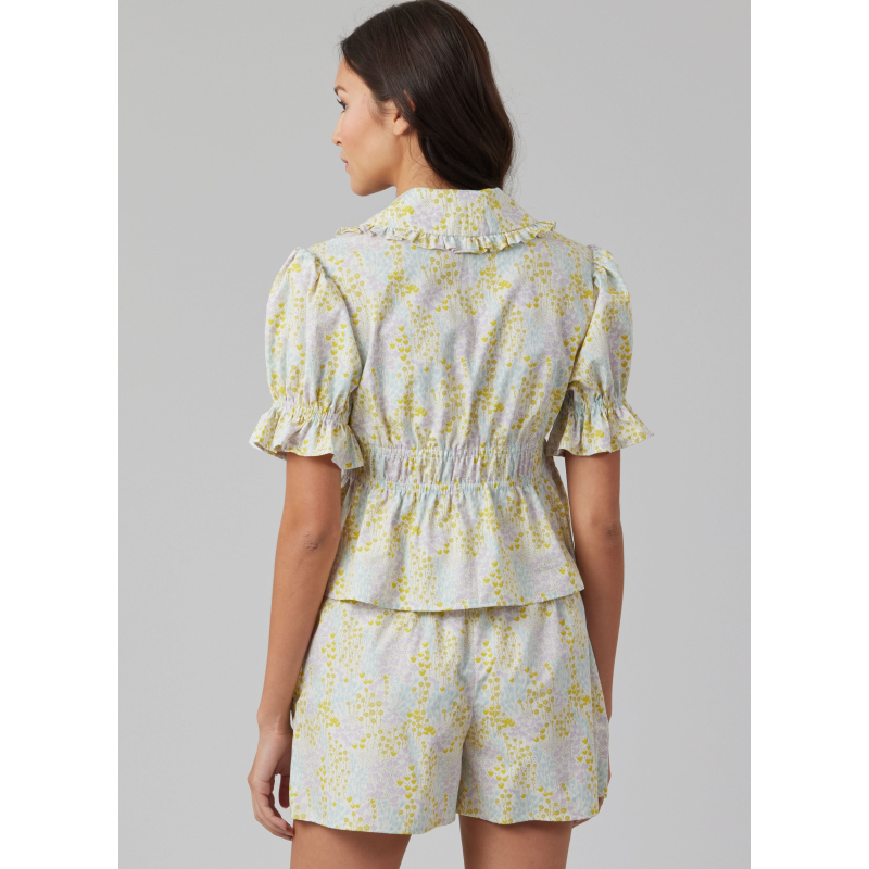 Patron McCall's 8563.A (32-54) - Hauts, short et pantalon dentelle