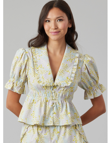 Patron McCall's 8563.A (32-54) - Hauts, short et pantalon dentelle