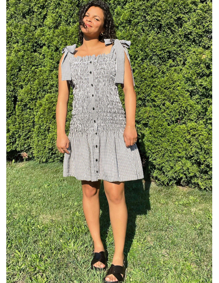 Patron KnowMe 2115.K5 (36-44) - Robe à smocks avec détails raffinés