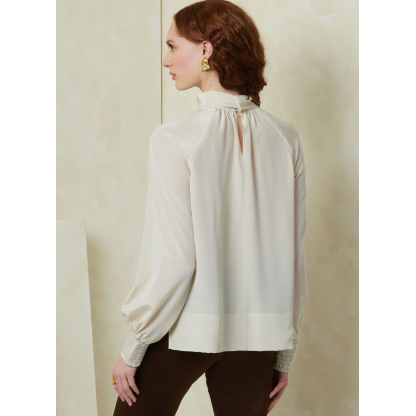 Patron Vogue 2090/B5 (36-42) - Haut col roulé à plis et manches raglan 2