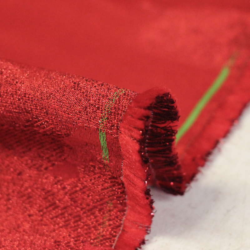 Broché - Rouge motif végétal