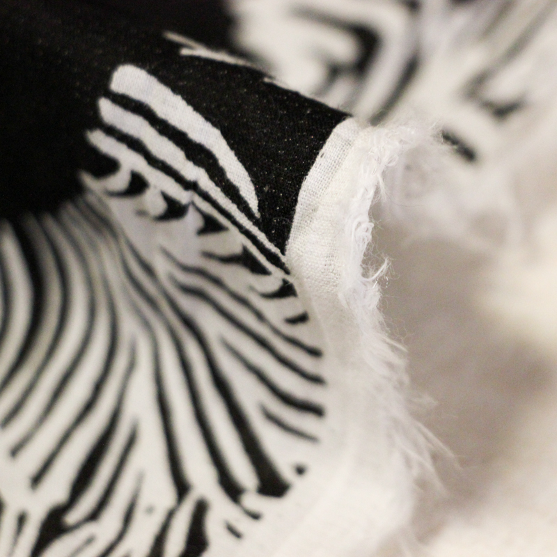 Voile de coton - Fleurs graphiques