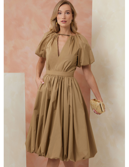 Patron Vogue 2106/H5 (34-42) - Robe froncée à ourlet bulle et dos ouvert
