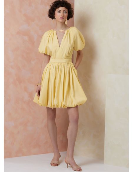 Patron Vogue 2106/U5 (44-52) - Robe froncée à ourlet bulle et dos ouvert