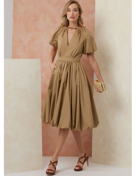 Patron Vogue 2106/U5 (44-52) - Robe froncée à ourlet bulle et dos ouvert