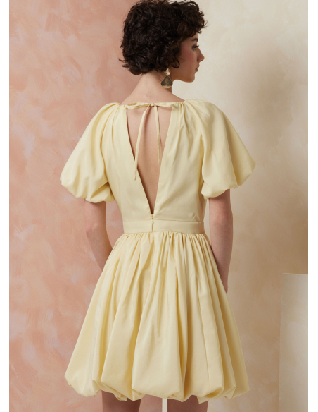 Patron Vogue 2106/U5 (44-52) - Robe froncée à ourlet bulle et dos ouvert