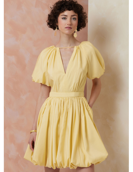 Patron Vogue 2106/U5 (44-52) - Robe froncée à ourlet bulle et dos ouvert