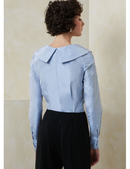 Patron Vogue 2113/Y5 (46-54) - Top ajusté encolure V avec manches courtes ou longues