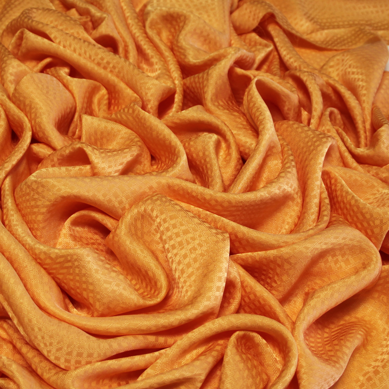 Satin 100% soie jacquard - Résille ondulée orange clair