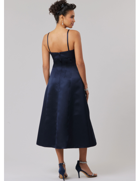 Patron McCall's 8577.K5 (36-44) - Robe ajustée à manches variées et encolure v