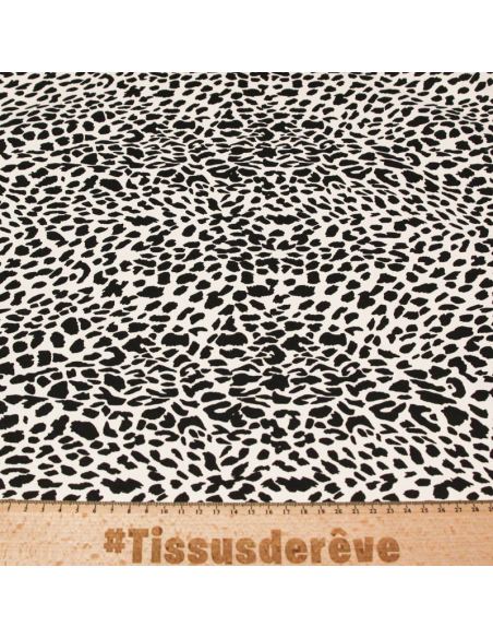 Satin mat coton & élasthanne – Léopard noir fond blanc