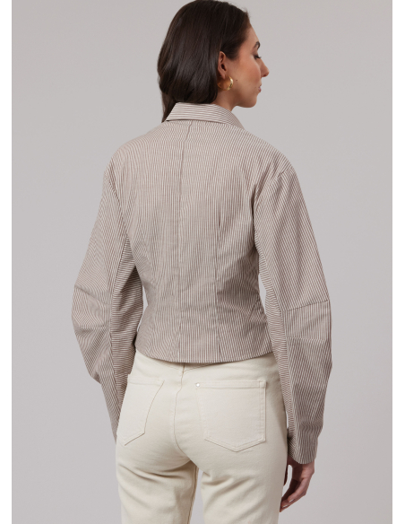 Patron McCall's 8580.U5 (44-52) - Chemise ajustée à col classique