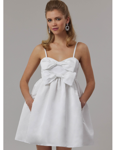 Patron McCall's 8581.W2 (48-56) - Robe taille empire sweetheart à bretelles