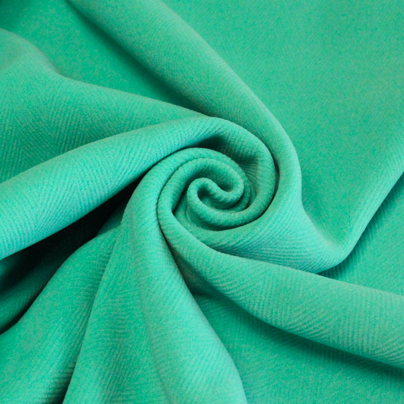 Drap de laine double épaisseur...