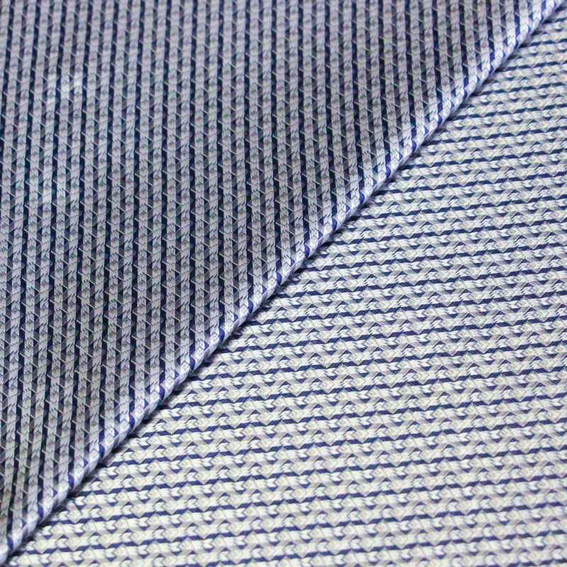 Jacquard 100% soie - Entrelacs bleu...