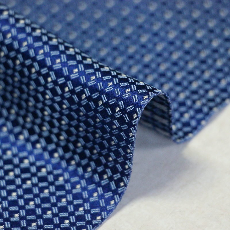 Jacquard 100% soie - Carreaux bleus