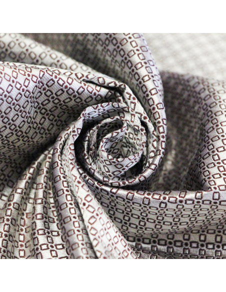 Jacquard 100% soie - Chaîne rectangulaire blanc fond bordeaux