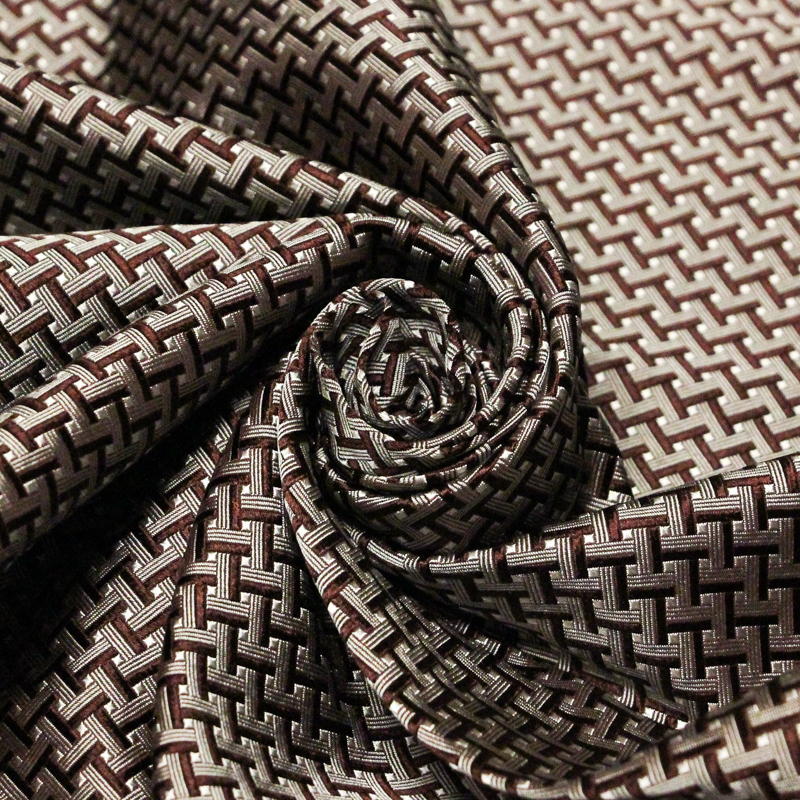 Jacquard 100% soie - Entrelacs blanc...