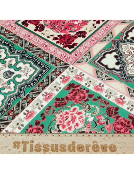 Étoffe 100% viscose - Patchwork fleuri