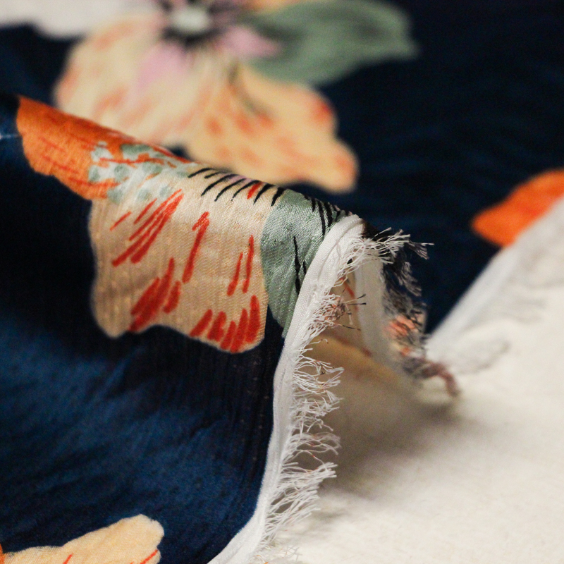 Satin crinckle - Fleurs multicolores...