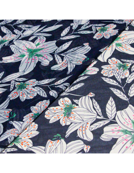 Georgette - Fleurs blanches fond marine