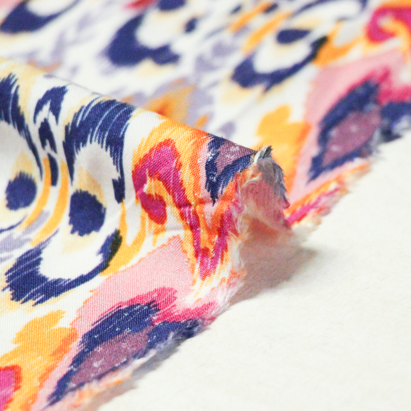 Étoffe 100% viscose - Ikat multicolore