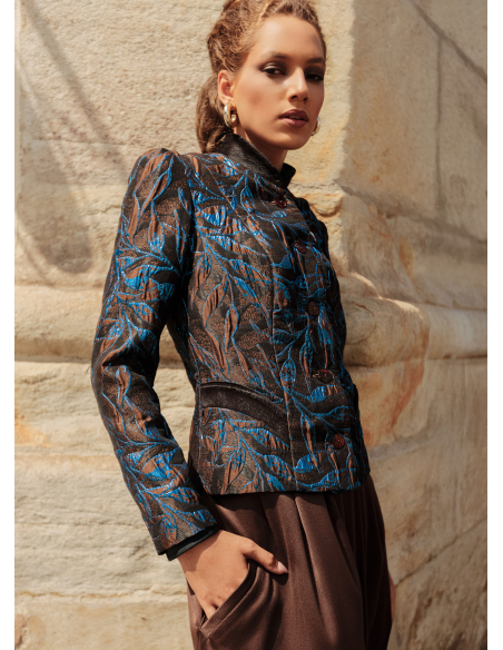 Patron Vogue 2135/U5 (44-52) - Veste doublée à boutons & découpes princesse